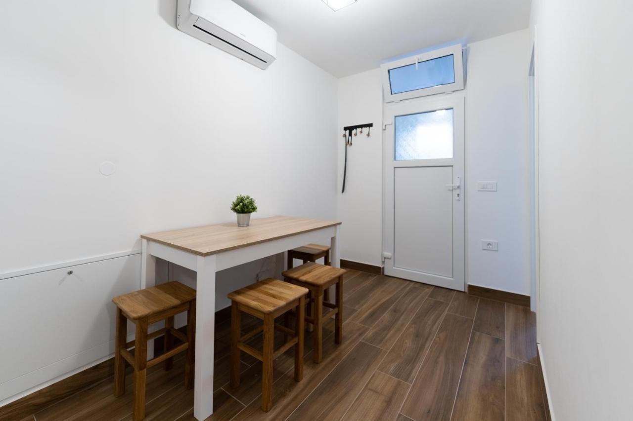 Tramontana And Maestral Apartment Izola Ngoại thất bức ảnh